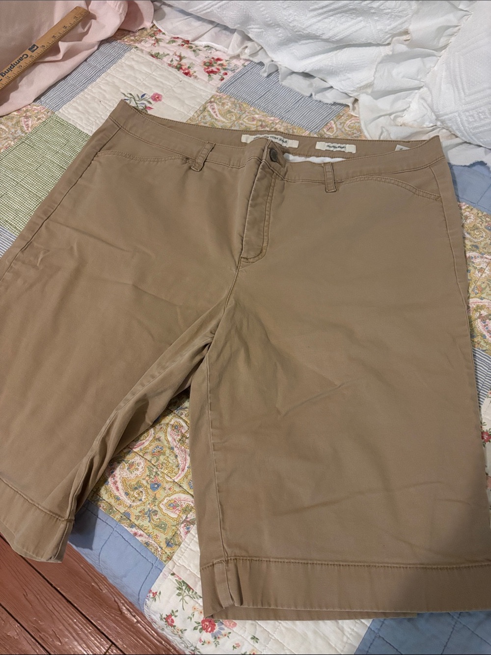 Jones New York Women's Khaki Flat-Front Trouser Shorts